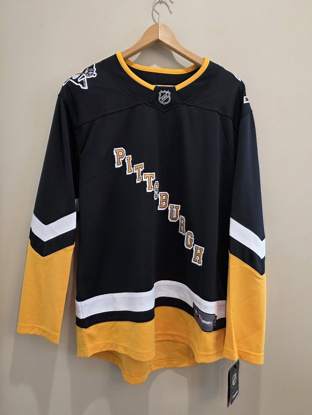 Pittsburgh Penguins Fanatics Breakaway Hockey Jersey Men’s Size Medium *NWT*
